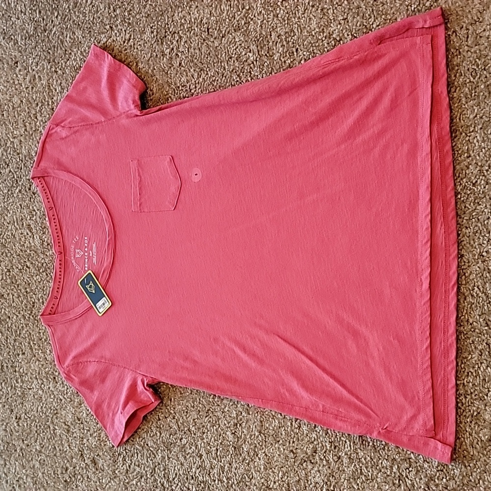 BRAND NEW Prince & Fox pink crew neck short sleeve shirt with pocket